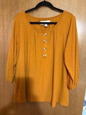 Women’s Dark Mustard Button-Front Ribbed 3/4 Length Sleeve Top